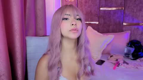 Snapshot of viollettebylyly chatting on 09.18.25 viollettebylyly online show from 09.18.25