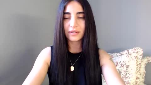 Snapshot of viorett chatting on 11.16.25 viorett online show from 11.16.25