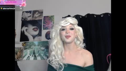 Snapshot of viperthedoll chatting on 04.04.26 Viper online show from 04.04.26