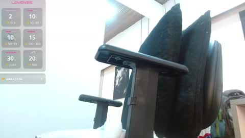 Snapshot of virtual_charm chatting on 09.22.25 Sofia online show from 09.22.25