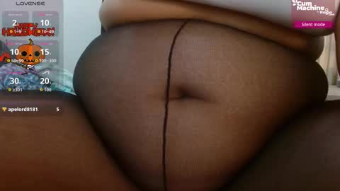 Snapshot of virtual_charm chatting on 10.25.25 Sofia online show from 10.25.25