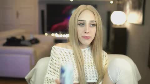 Snapshot of virtualexis chatting on 11.14.25 virtualexis online show from 11.14.25