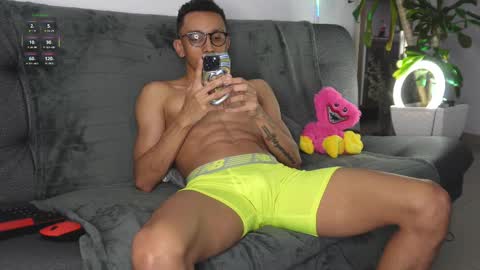 Snapshot of vito_benz chatting on 02.20.25 VITO BENZ online show from 02.20.25