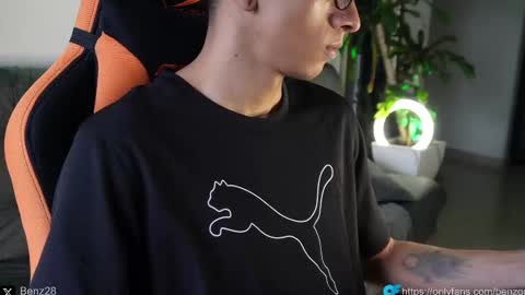 Snapshot of vito_benz chatting on 02.25.25 VITO BENZ online show from 02.25.25