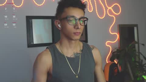 Snapshot of vito_benz chatting on 10.07.25 VITO BENZ online show from 10.07.25