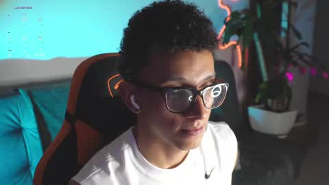 Snapshot of vito_benz chatting on 10.11.25 VITO BENZ online show from 10.11.25