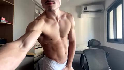 Snapshot of vitoraugustoxxx chatting on 09.30.25 vitoraugustoxxx online show from 09.30.25