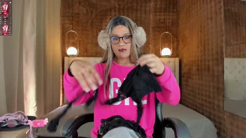 Snapshot of vitta_alfayed chatting on 01.15.25 VittaaaPlease help me with your thumbs up its important online show from 01.15.25