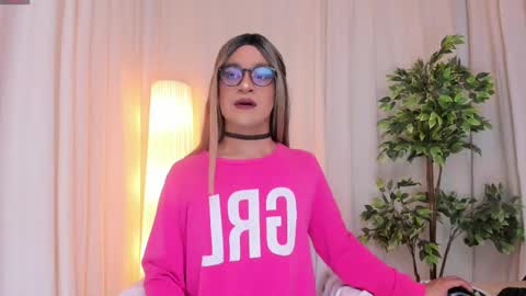 Snapshot of vitta_alfayed chatting on 03.02.25 VittaaaPlease help me with your thumbs up its important online show from 03.02.25
