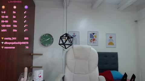 Snapshot of vittoria_lombardi07 chatting on 12.26.24 VITTORIA online show from 12.26.24