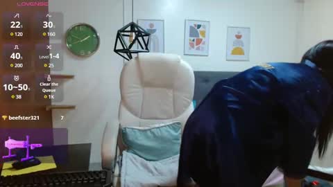 Snapshot of vittoria_lombardi07 chatting on 01.30.25 VITTORIA online show from 01.30.25