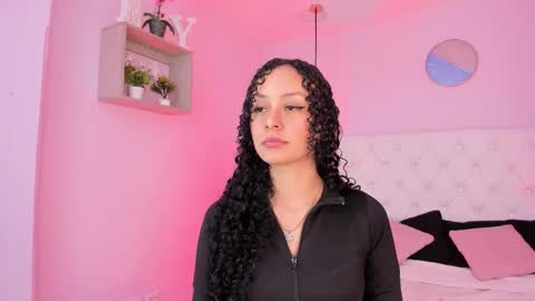 Vivi online show from 11.05.25