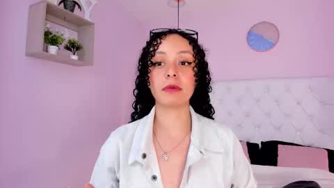 Vivi online show from 11.22.25