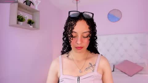 Vivi online show from 12.04.25