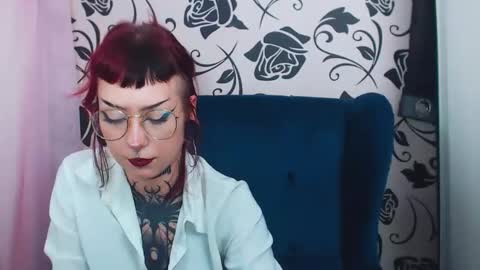 Snapshot of viviadarc chatting on 09.26.25 ViviaDarc online show from 09.26.25