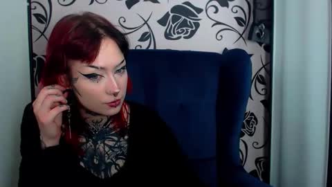 ViviaDarc online show from 11.28.25