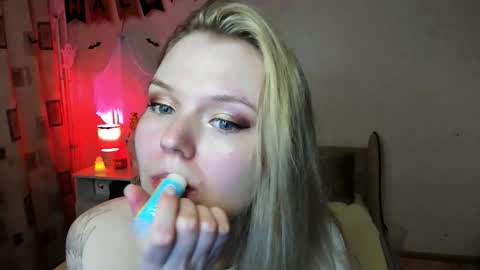 vivian_alison online show from 10.27.25