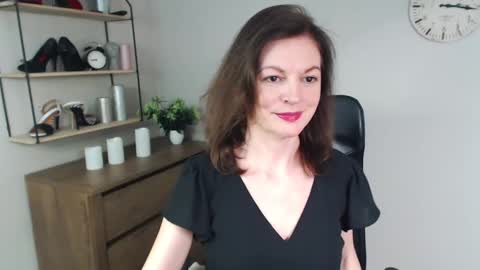 Vivian online show from 01.27.25