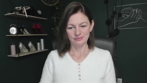 Vivian online show from 10.17.25