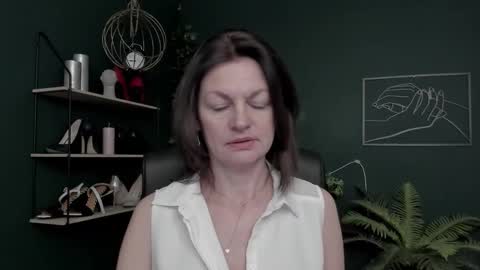 Vivian online show from 12.17.25