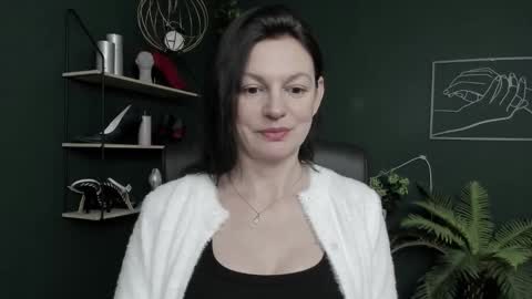 Vivian online show from 02.23.26