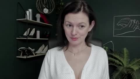 Vivian online show from 02.28.26