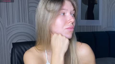 Vivian Evans online show from 09.16.25