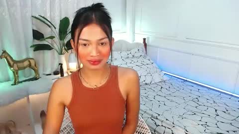 Snapshot of vivian_roberts chatting on 03.10.25 Vivian online show from 03.10.25