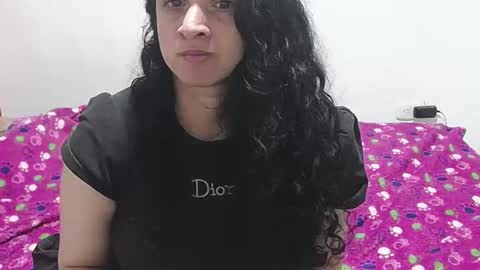 Snapshot of vivian_walt_ chatting on 12.18.24 melissa online show from 12.18.24