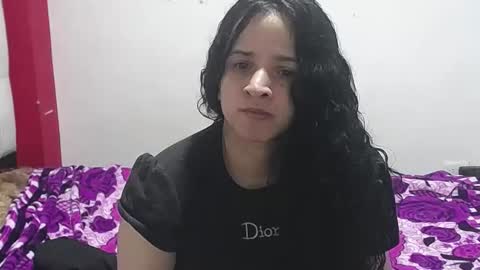 Snapshot of vivian_walt_ chatting on 01.04.25 melissa online show from 01.04.25