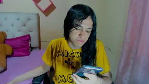 Snapshot of vivianalatin chatting on 12.20.24 instagram Viviana73215 online show from 12.20.24