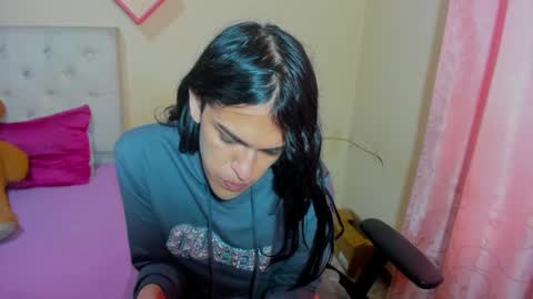 Snapshot of vivianalatin chatting on 12.20.24 instagram Viviana73215 online show from 12.20.24