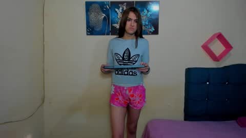 Snapshot of vivianalatin chatting on 10.21.25 instagram Viviana73215 online show from 10.21.25