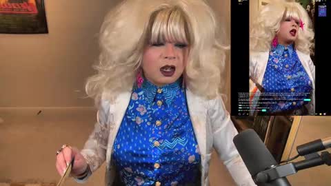 Snapshot of vivianfrost chatting on 05.17.26 VivianFrosty online show from 05.17.26
