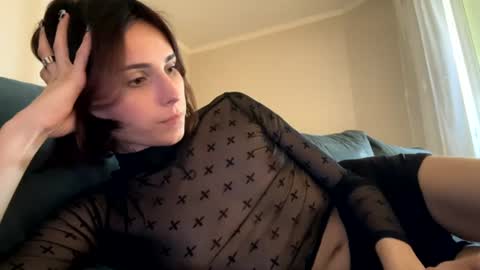 Snapshot of vivianglow chatting on 07.01.26 vivianglow online show from 07.01.26