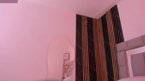 Vivi online show from 10.16.25