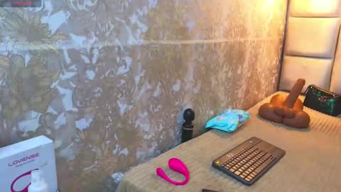 VivianRose online show from 12.29.24