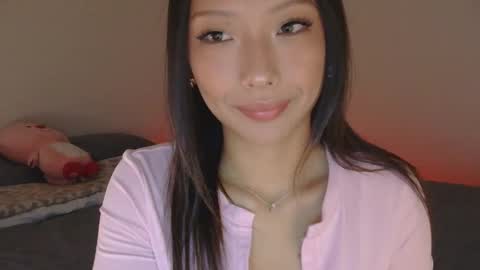 Snapshot of vivianwinters chatting on 10.21.25 vivianwinters online show from 10.21.25