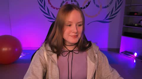 Snapshot of vivienleeigh chatting on 12.03.24 Vivien online show from 12.03.24