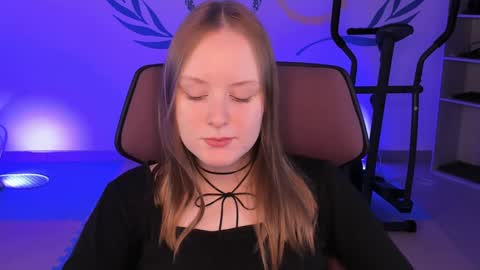 Snapshot of vivienleeigh chatting on 12.14.24 Vivien online show from 12.14.24