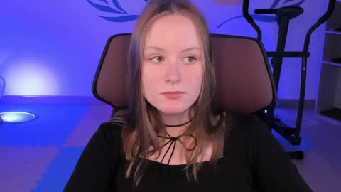 Snapshot of vivienleeigh chatting on 12.14.24 Vivien online show from 12.14.24