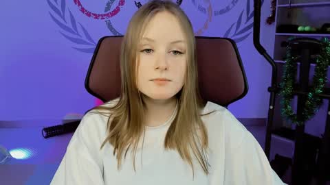 Snapshot of vivienleeigh chatting on 12.31.24 Vivien online show from 12.31.24