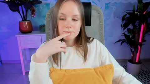 Snapshot of vivienleeigh chatting on 01.08.25 Vivien online show from 01.08.25