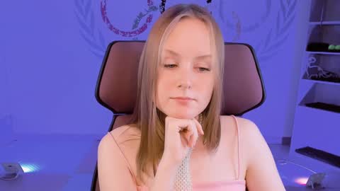 Snapshot of vivienleeigh chatting on 01.09.25 Vivien online show from 01.09.25