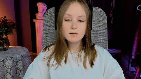 Snapshot of vivienleeigh chatting on 01.10.25 Vivien online show from 01.10.25