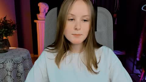 Snapshot of vivienleeigh chatting on 01.10.25 Vivien online show from 01.10.25