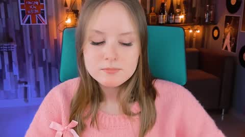 Snapshot of vivienleeigh chatting on 01.22.25 Vivien online show from 01.22.25