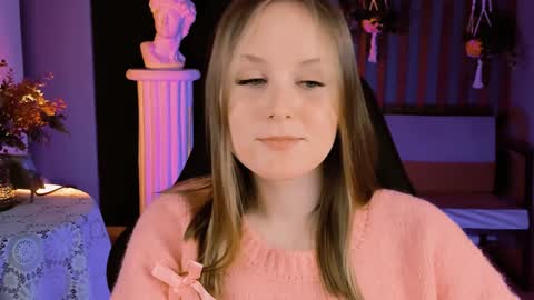 Snapshot of vivienleeigh chatting on 01.24.25 Vivien online show from 01.24.25