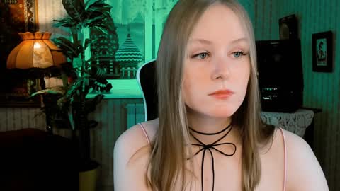 Snapshot of vivienleeigh chatting on 01.26.25 Vivien online show from 01.26.25