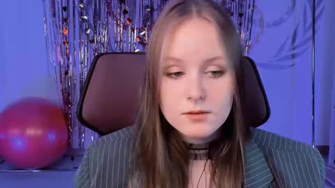 Snapshot of vivienleeigh chatting on 02.16.25 Vivien online show from 02.16.25